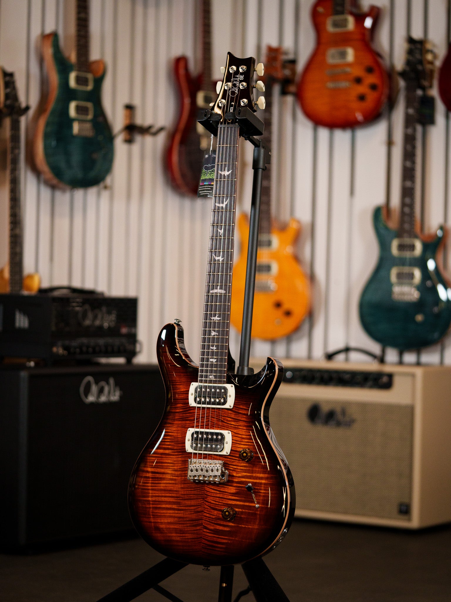 PRS SE CUSTOM 24 BLACK GOLD SUNBURST – Tarará Music