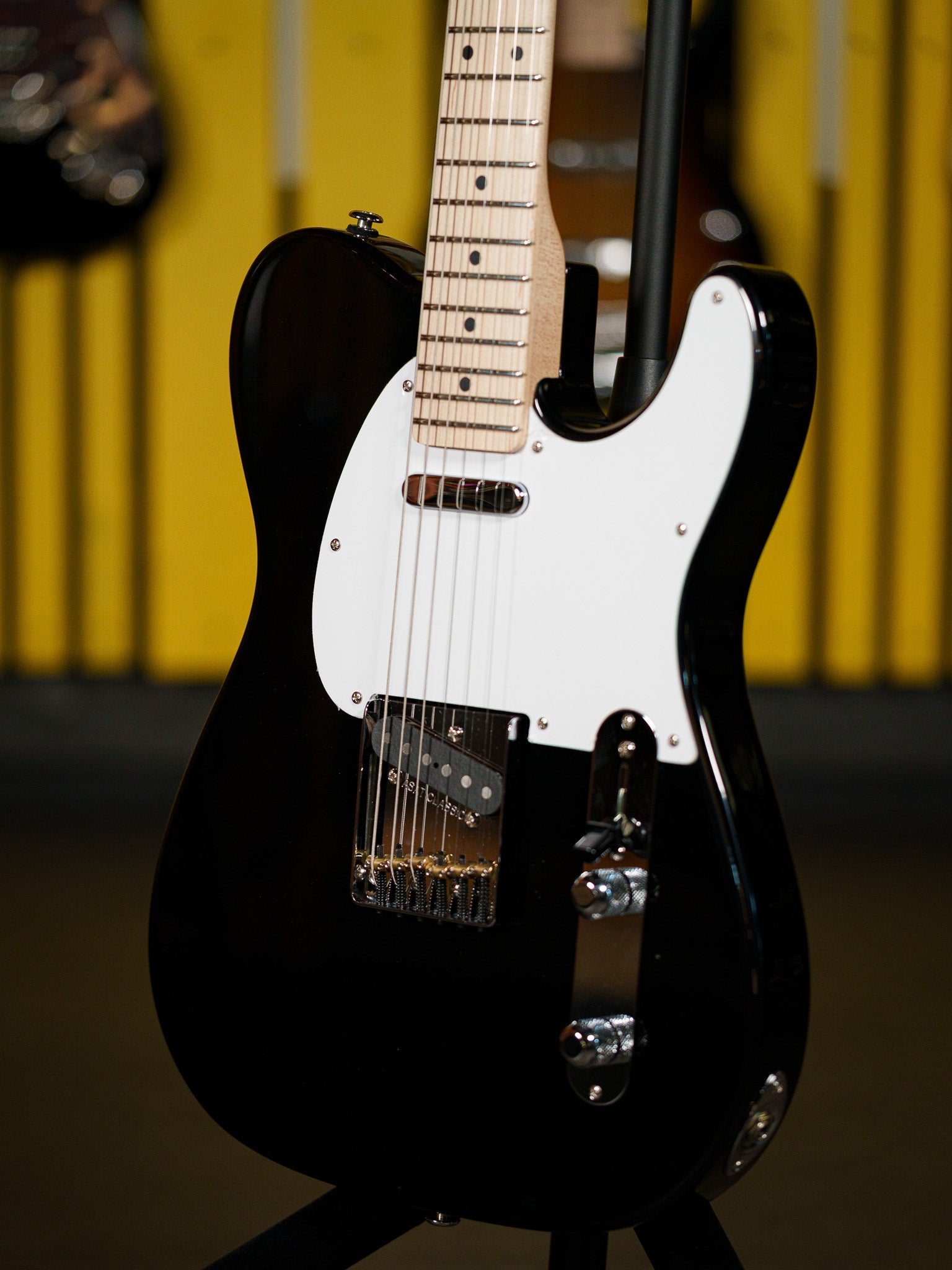G&L FULLERTON DELUXE ASAT CLASSIC ALNICO JET BLACK – Tarará Music