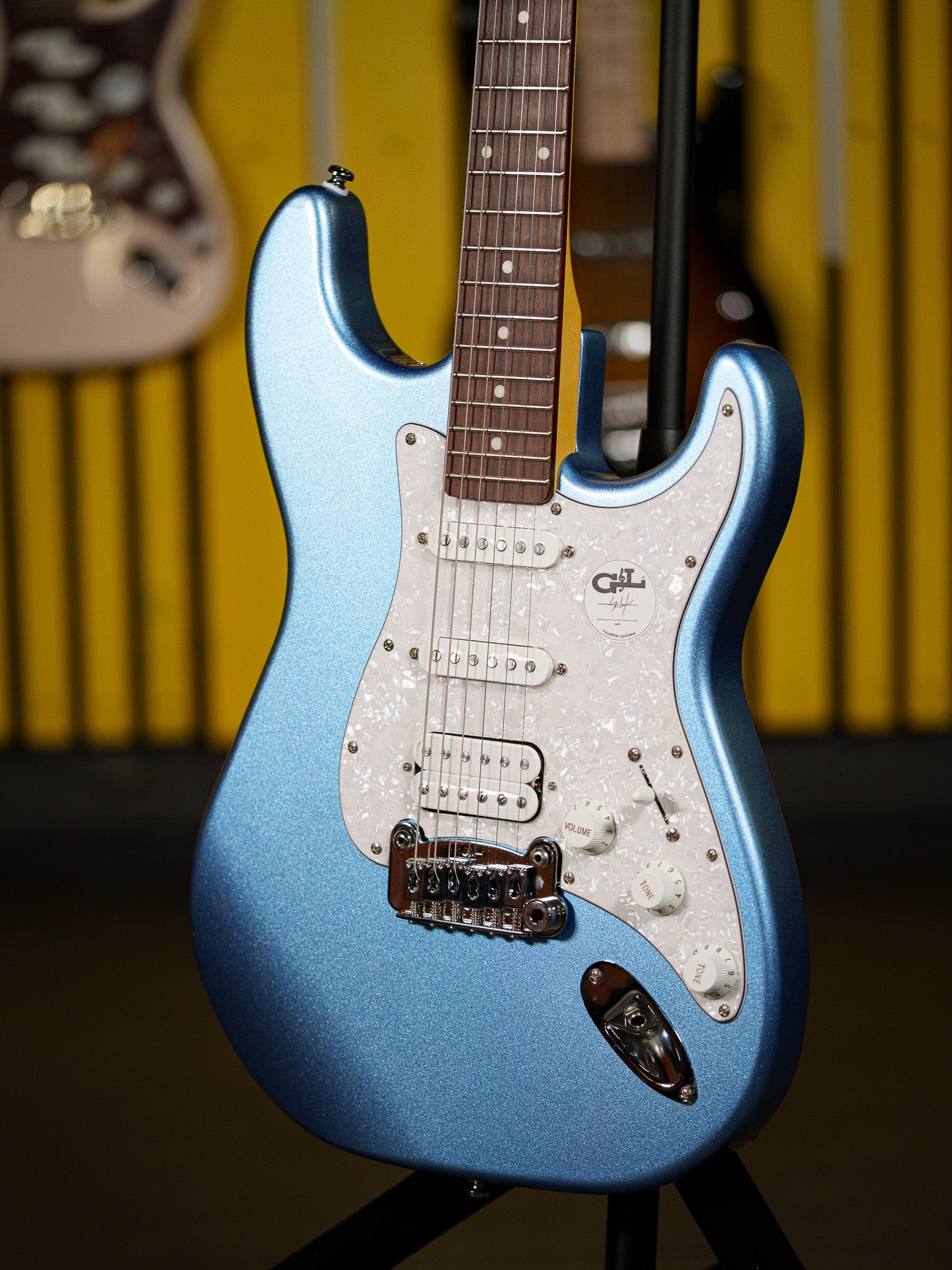 G&L TRIBUTE LEGACY HSS LAKE PLACID BLUE – Tarará Music G&L TRIBUTE LEGACY HSS LAKE PLACID BLUE – Tarará Music