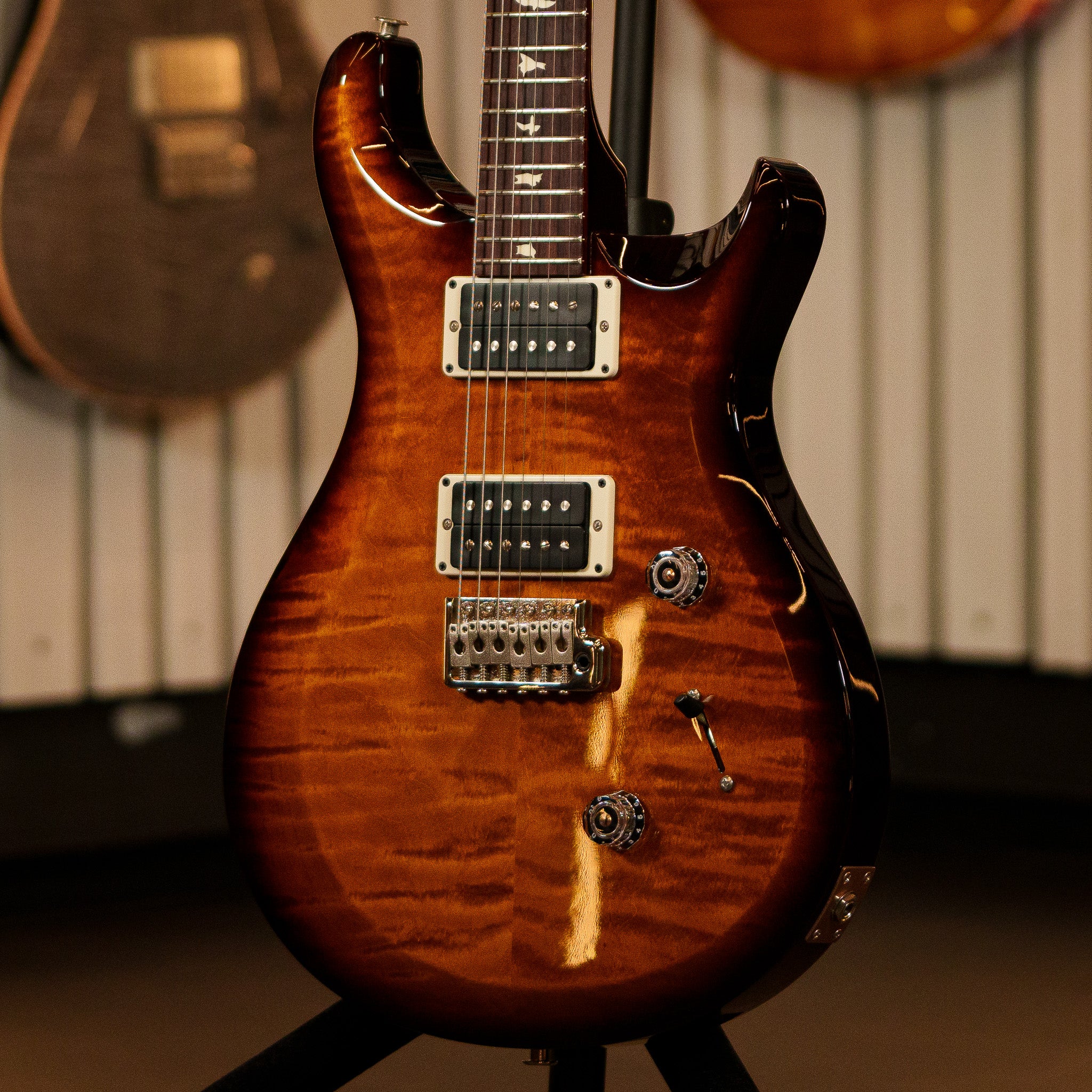 PRS S2 CUSTOM 24 BLACK AMBER – Tarará Music